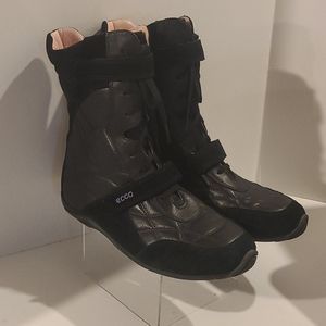 Ecco Boots